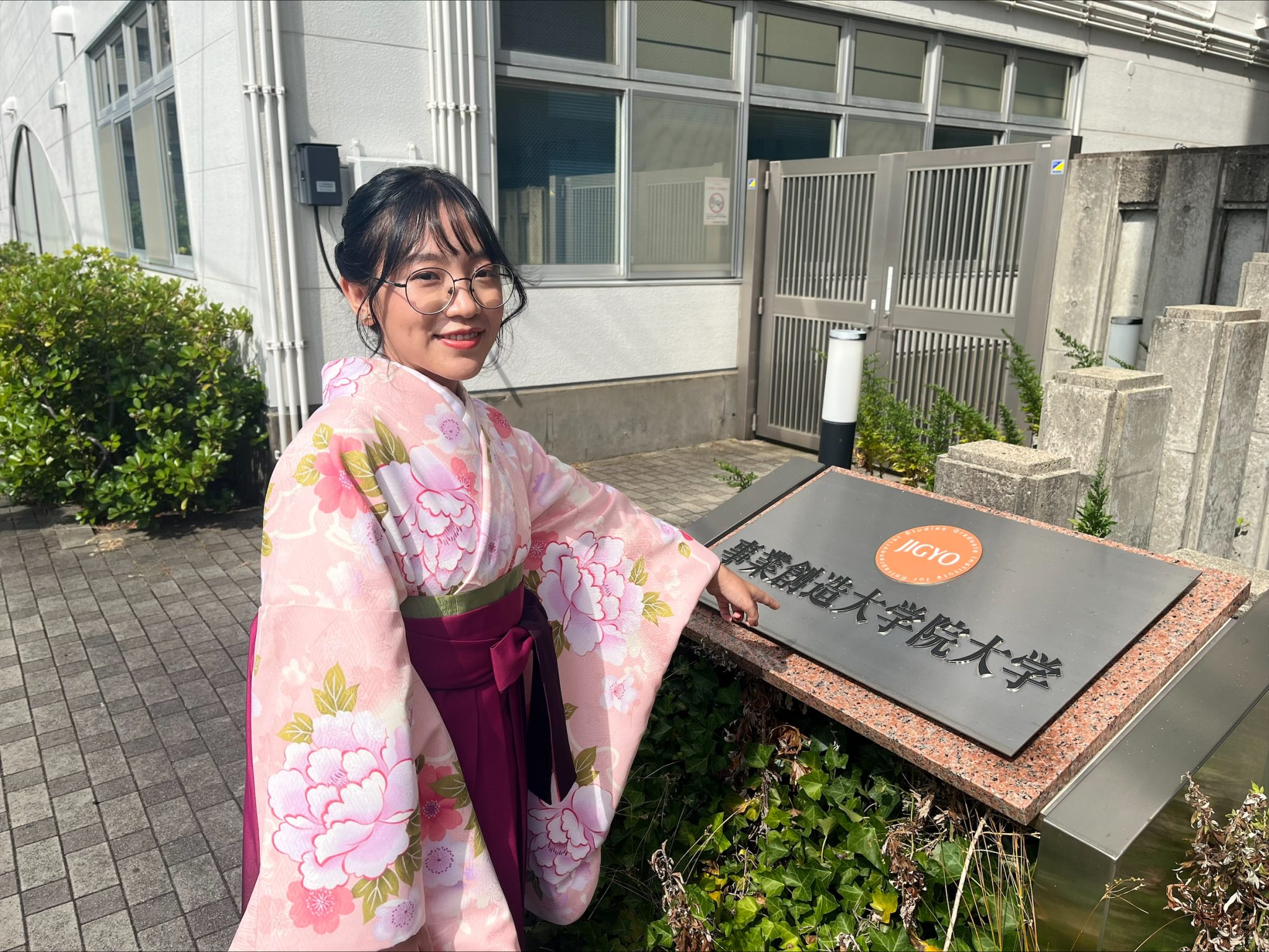 エイン　ポ　ポ　チョー　モーさん